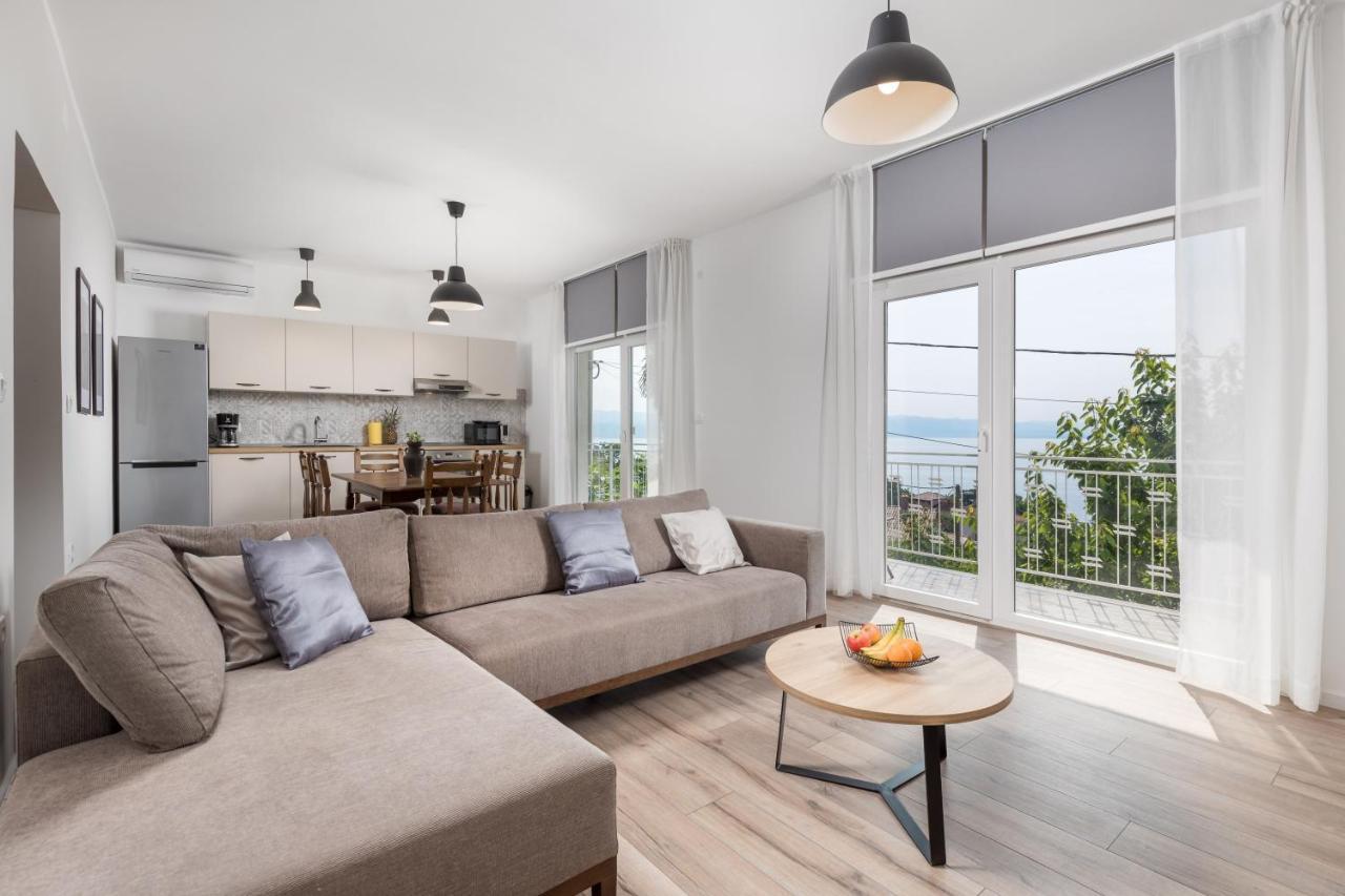 Apartment Div Lovran Bagian luar foto