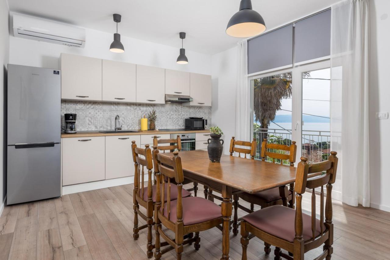 Apartment Div Lovran Bagian luar foto