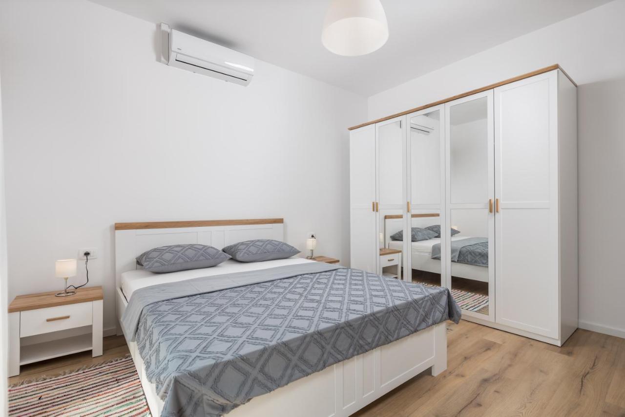 Apartment Div Lovran Bagian luar foto