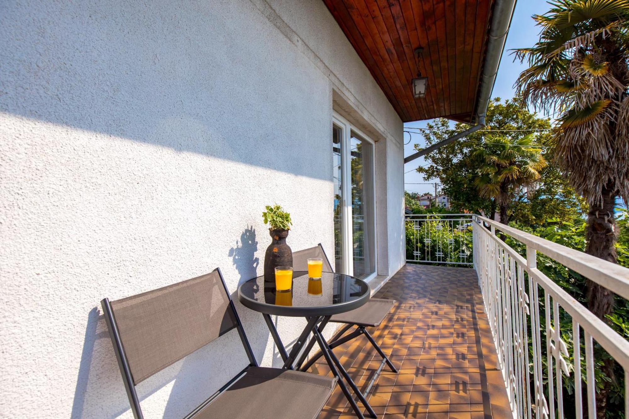 Apartment Div Lovran Bagian luar foto